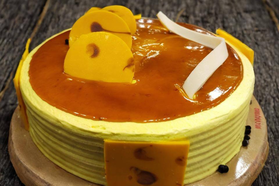 Chocolate Mango Cake Recipe by DrSwati Verma - Cookpad