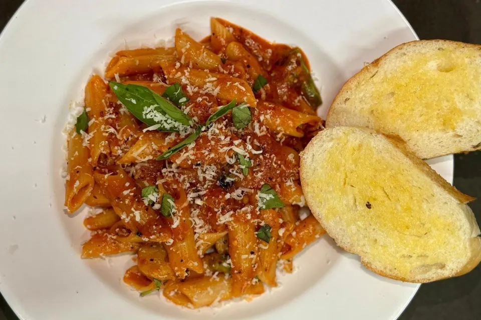 Italiano Arrabbiata Red Sauce Pasta [750 Ml]