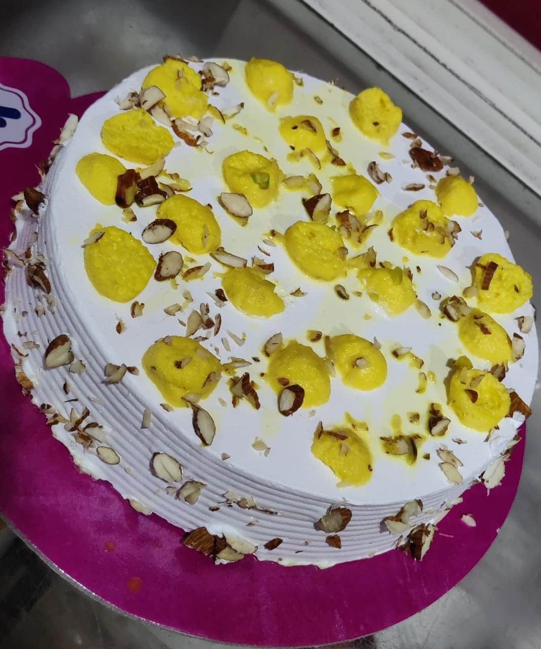 1 Online Cake Delivery in Bhadreswar @ ₹ 399/- | Order Cake Online in  Bhadreswar | Winni