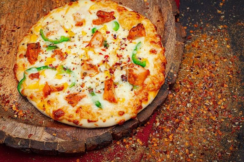Tandoori Chicken Tikka Pizza