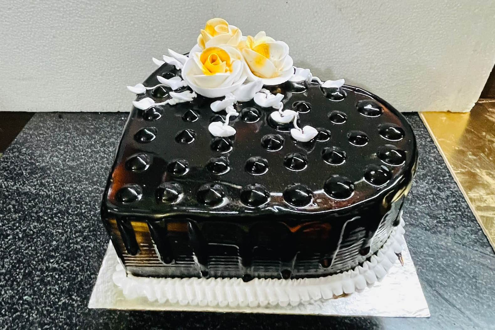 Hangout Cakes in Santacruz EastMumbai  Best Cake Shops in Mumbai   Justdial