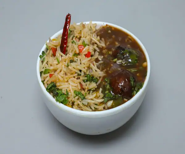 Veg Manchurian Gravy With Fried Rice (650 Ml)