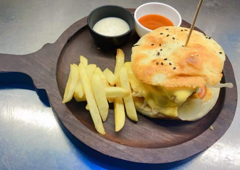 Handcraft Veg Cheesy Burger