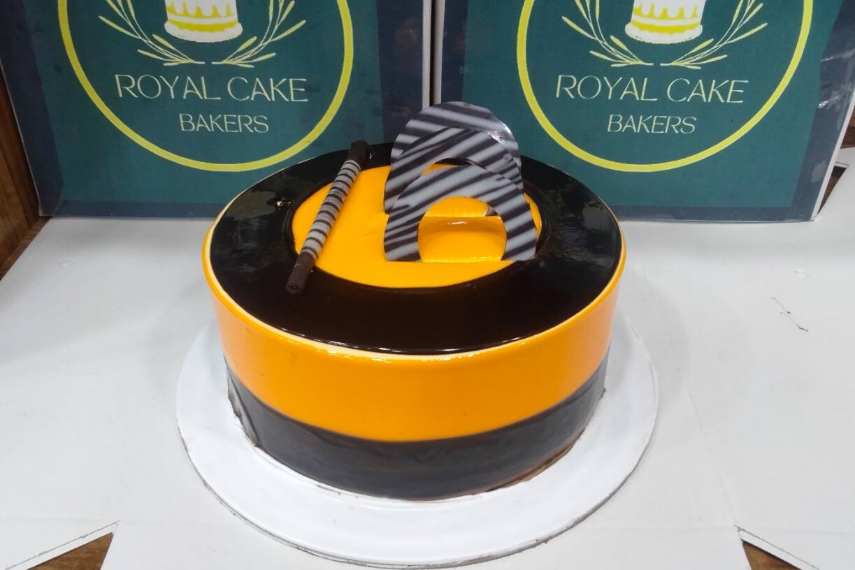 Silicone molds and Custom cakes by Royal Cake Design - Happy birthday Annie  and Khaleea! 👑🍰🎁 #birthdaycake #happybirthday #customcake #cake # cakedesign #ediblegold #blackandgold #cakedecorating #sweet #tutorial #gold  #nyc #newyork #newark ...