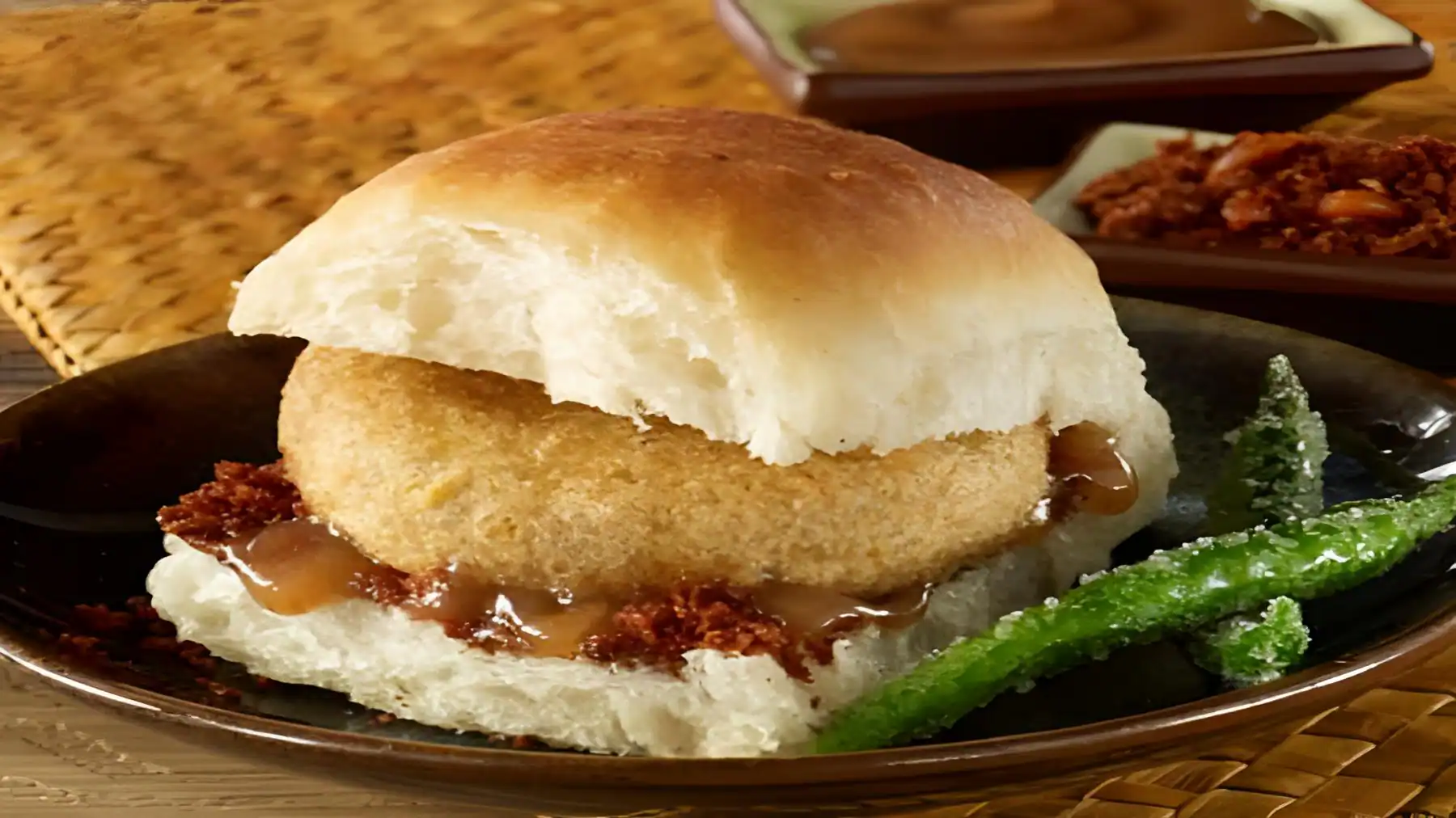 Schezwan Vadapav
