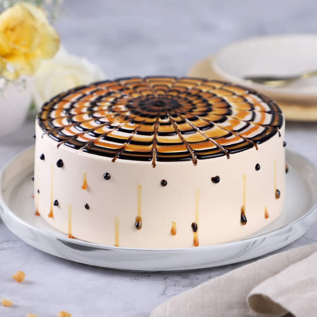 Buy/Send Vanilla Buttercream Cake Half Kg Online- FNP