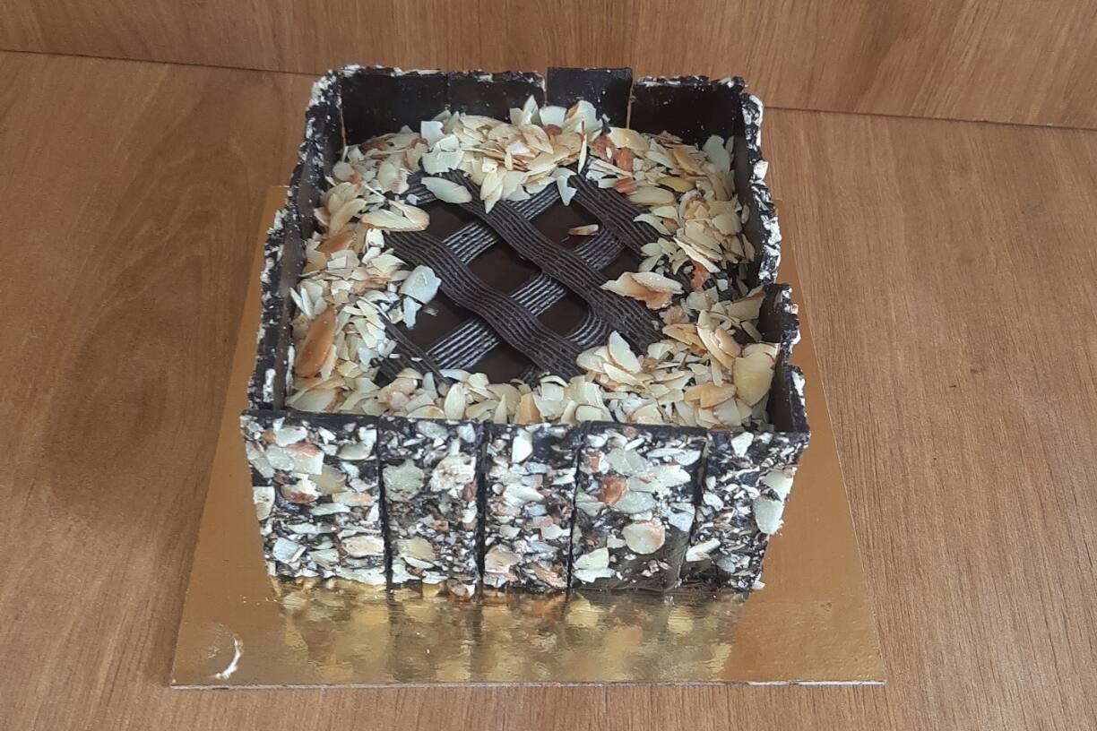 Rich Almond Cake