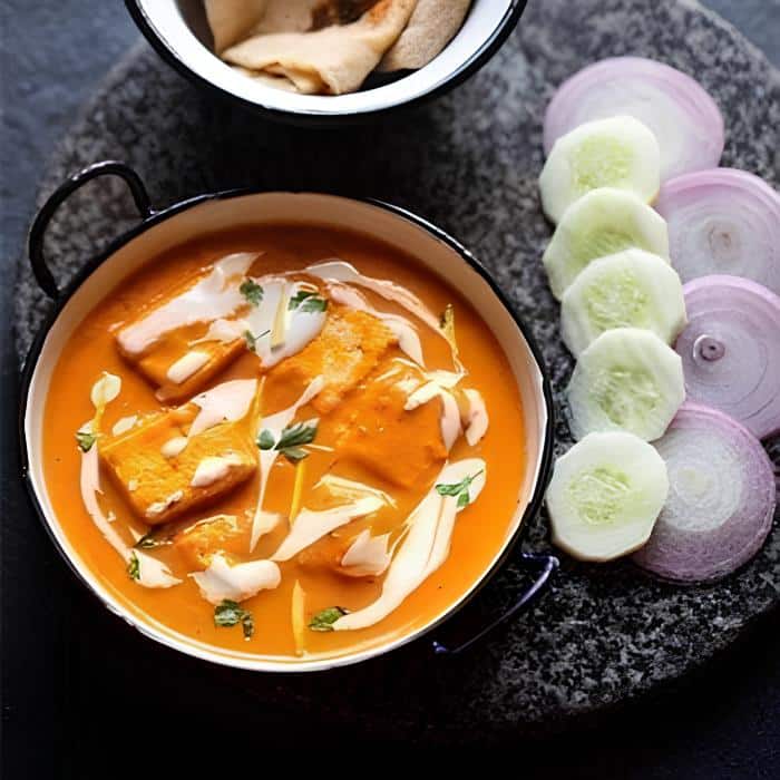 Paneer Butter Masala [Half, 500 Ml] With 8 Butter Roti And Salad