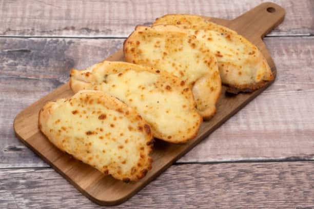 Cheesy Chicken Garlic Bread