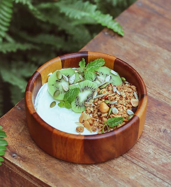 Kiwi And Granola Smoothies