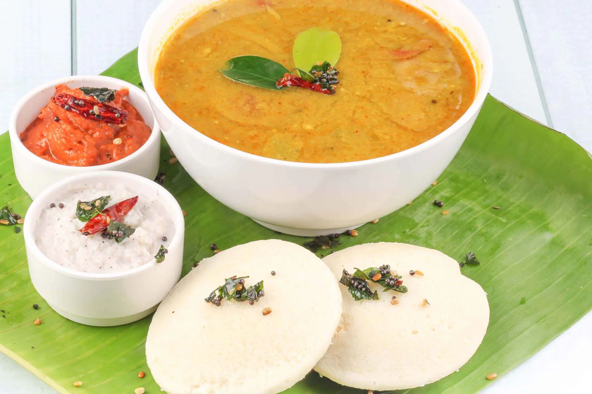 Idli Sambar With Chutney