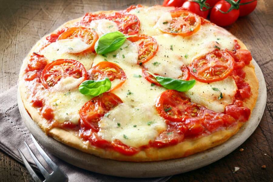 Cheese And Tomato Pizza