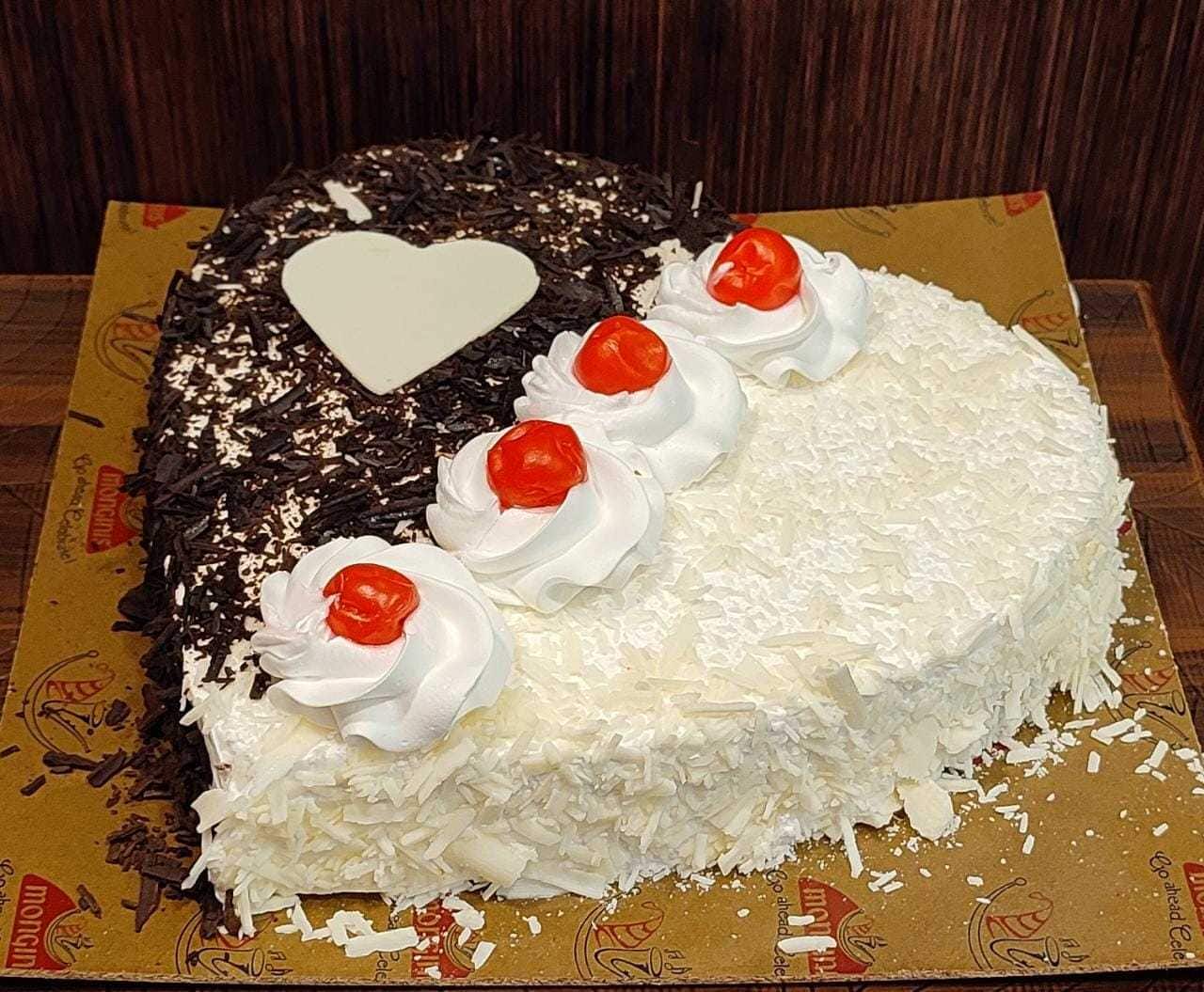 Cakes From Dhara's Bake House 👩🏻‍🍳🎂🌟 1) Ganpati Theme Pineapple Cake  2) Modak Theme Butterscotch Cake 3) Janmashtami Theme Matki Cake… |  Instagram