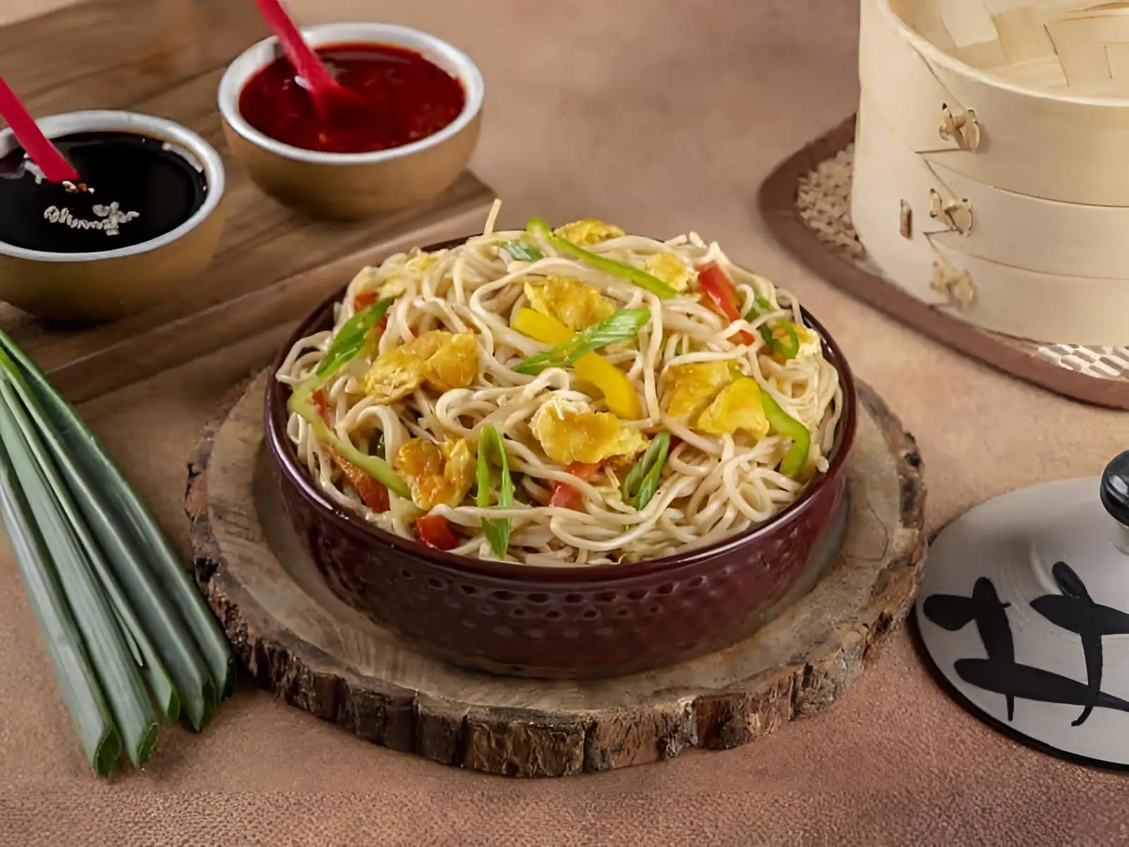 Egg Hakka Noodles