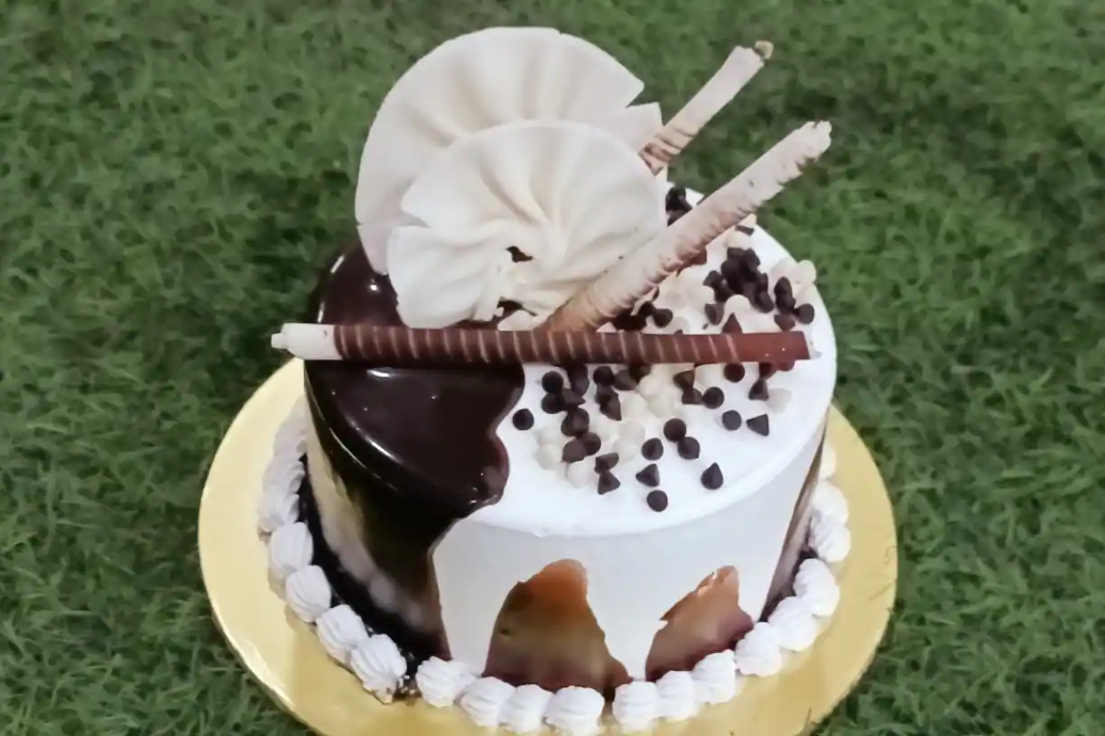 Choco Vanilla Cake [2 Pieces]