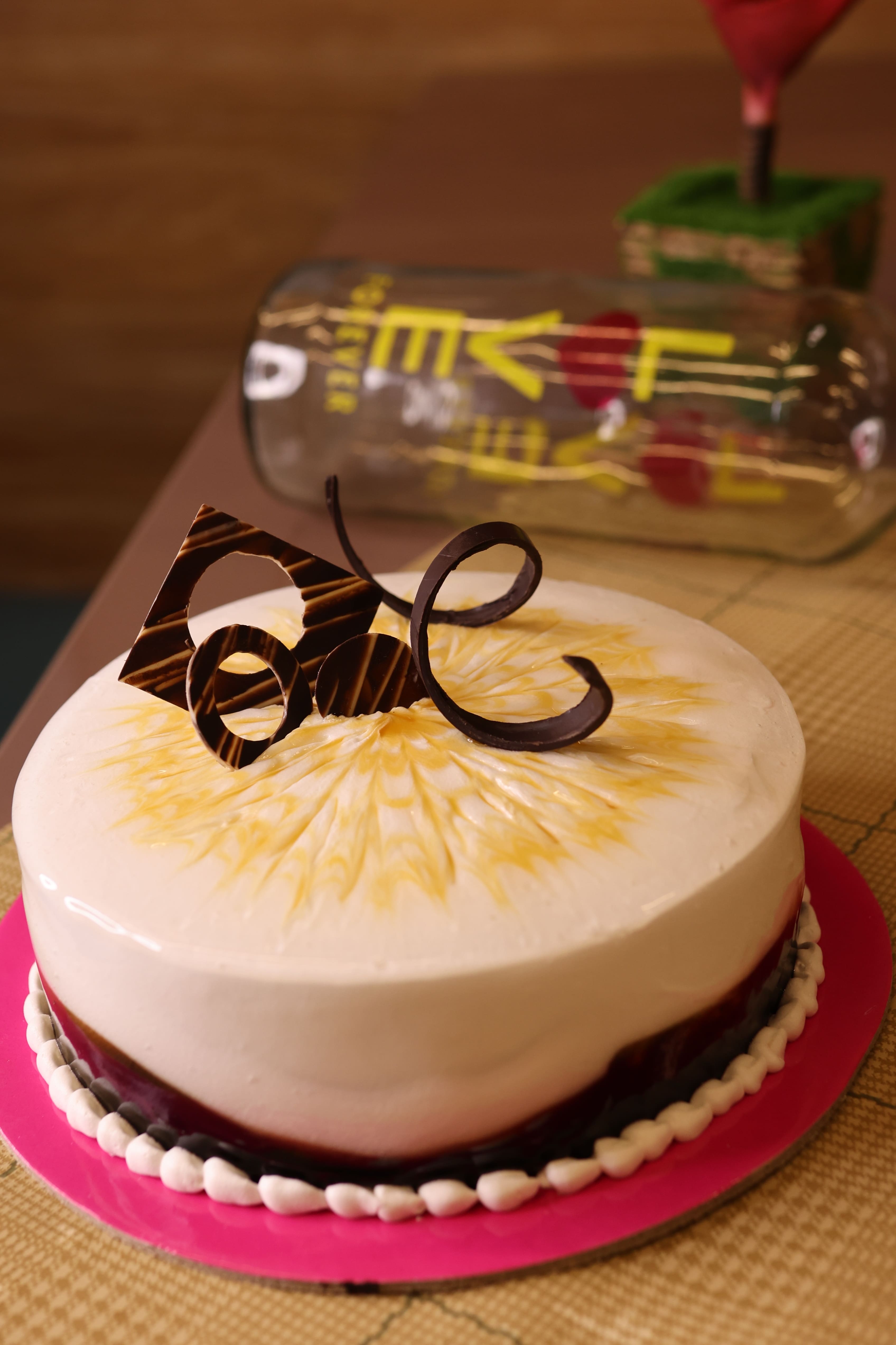 Online Cake Delivery | Vanilla Birthday Cake | Winni.in | Winni.in