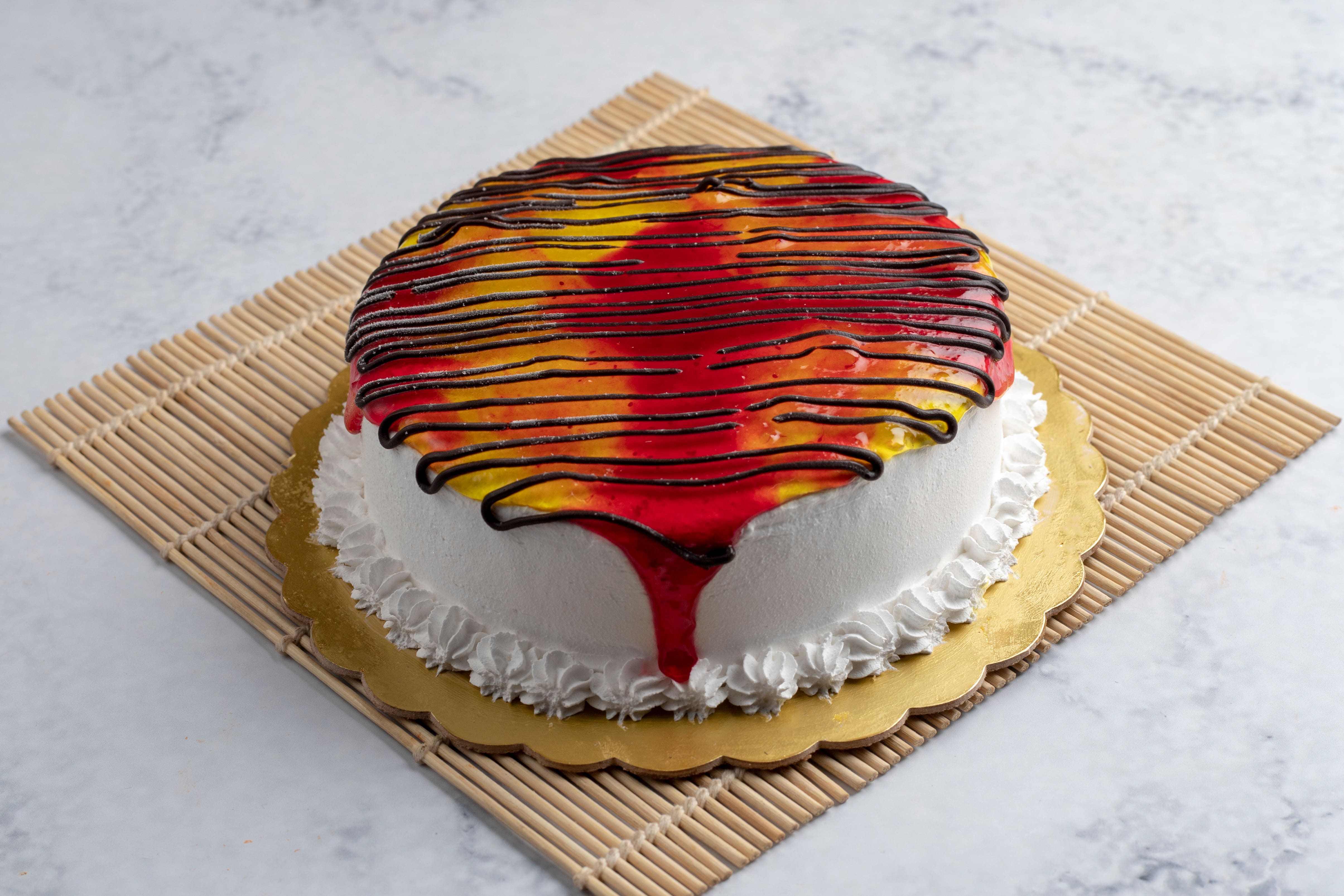 fuerzaregida #redheart #red #black #pasteldecorazon #pastel #cake #tr... |  TikTok