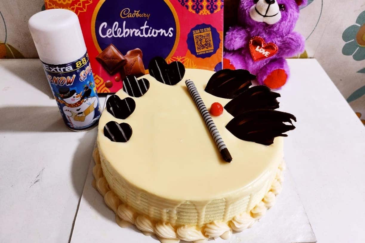 Cadbury Dairy Milk - Who's celebrating International Chocolate Cake Day  with Cadbury chocolate?! | Facebook