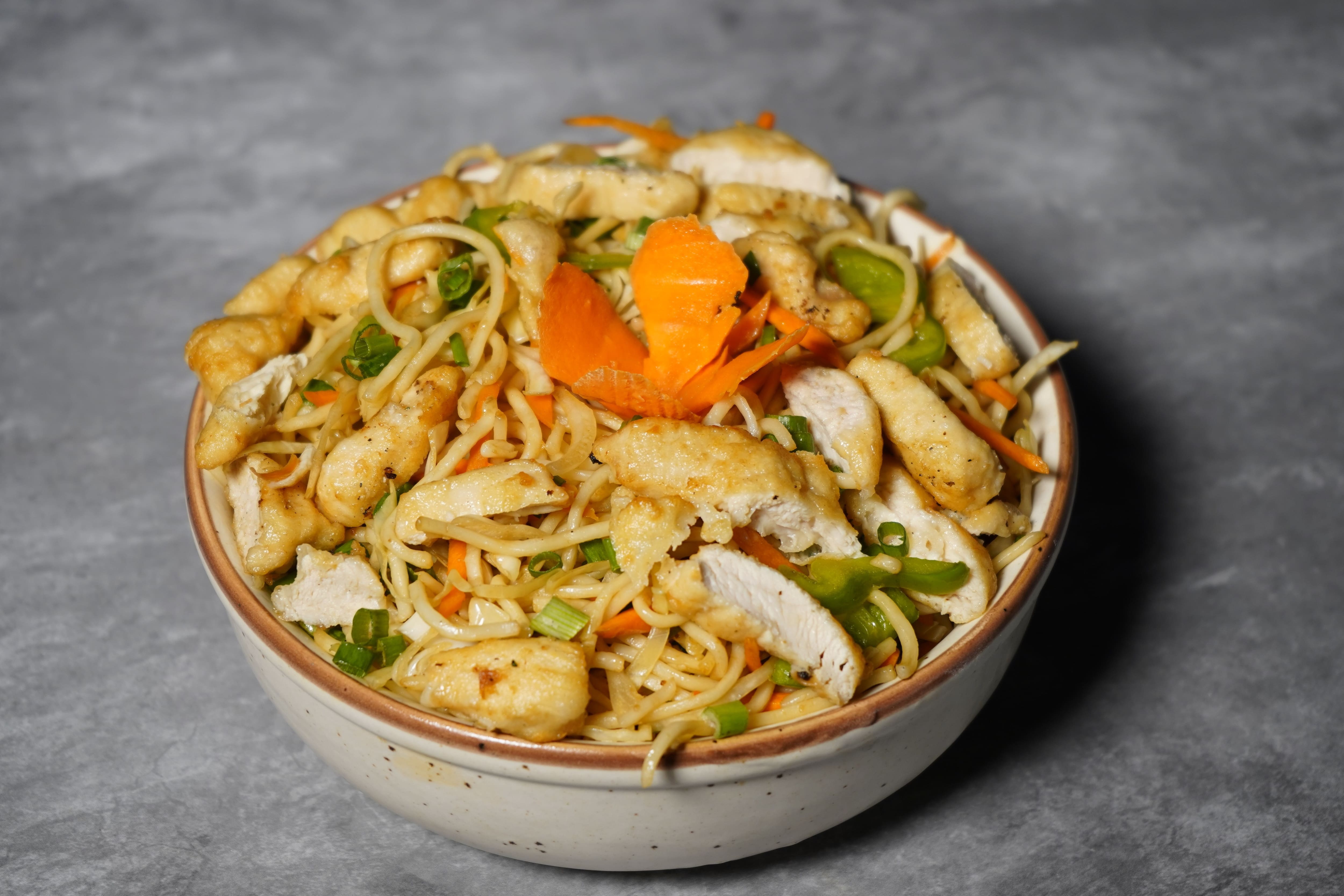 Chicken Schezwan Noodles - Indo-Chinese Recipe - The Indian Claypot