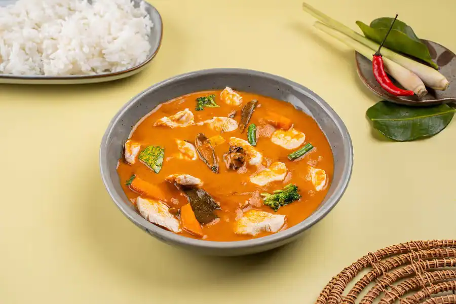 Chicken Thai Curry Red - Served With Steam Rice