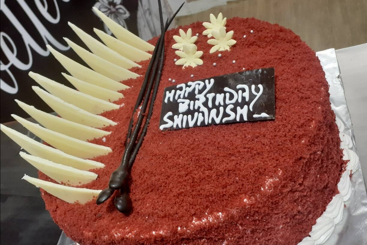 Buttercup Baroda - Shivansh turns 3… Flavour.. Rich chocolate cake |  Facebook