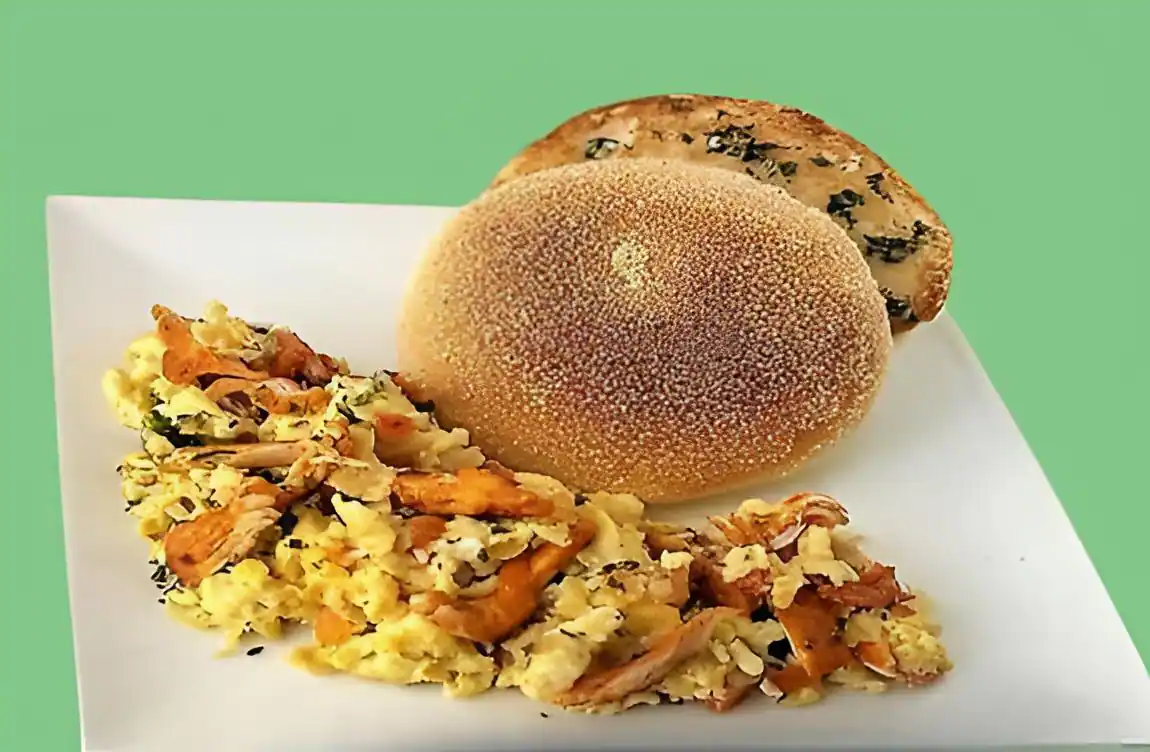 Periperi Chicken Scrambled Eggs Combo