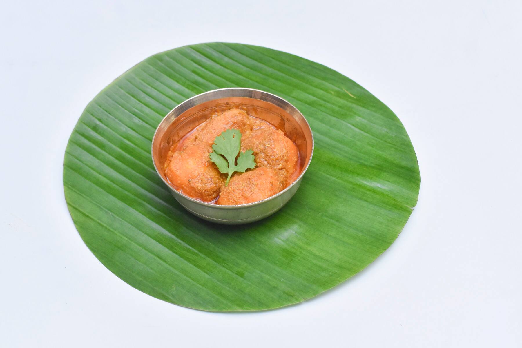 Kasha Aloo Dum [4 Pieces] With Onion Gravy