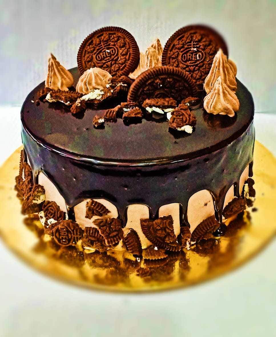 Midnight Cake Delivery in Ahmedabad | Fix Time Delivery | Order Now!