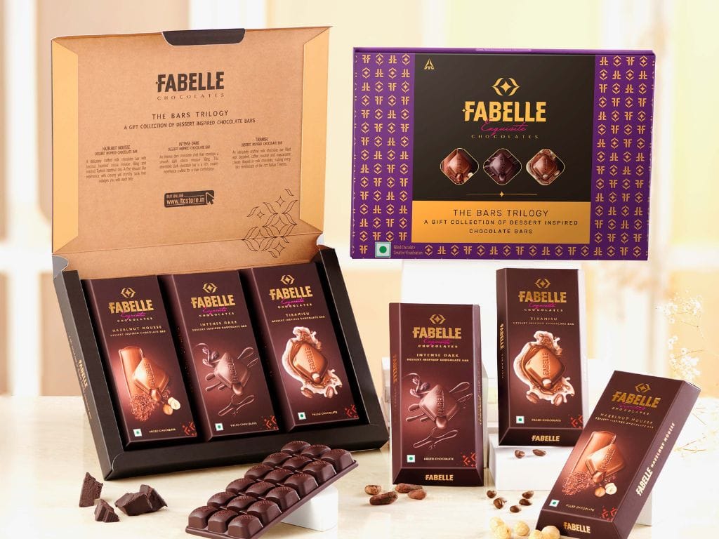 Fabelle Chocolate Gift Pack, Chocolate Box, 524g (Pack of 4 Premium  Chocolate Bars) & Dark Mousse, Pack of 2x135g, Luxury Dark Chocolate  Centre-Filled Bar Filled with Dark Choco Mousse : Amazon.in: Grocery