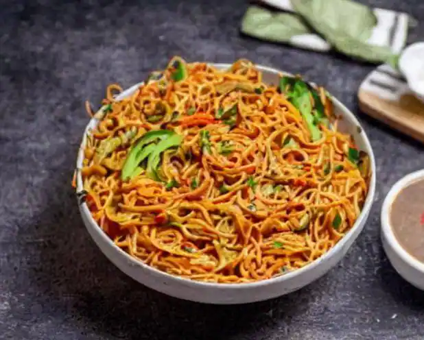 Schezwan Noodles [Vegan]