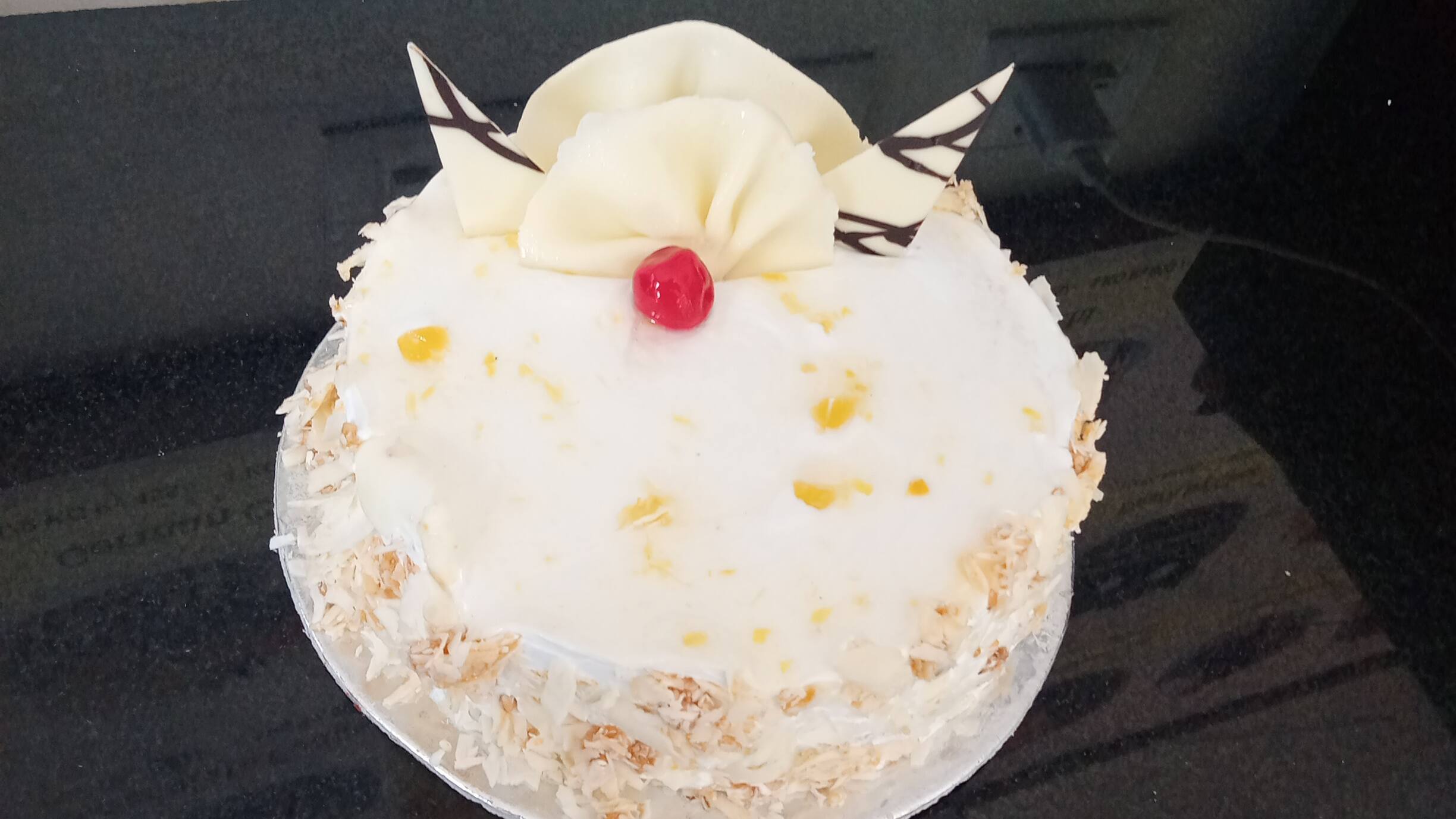 Buy Cake Dilim Fresh Cake - Fresh Fruit 500 gm Online at Best Price. of Rs  null - bigbasket