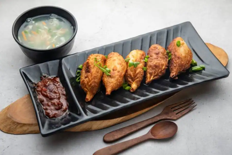 Veg Fried Momos [5 Pieces]