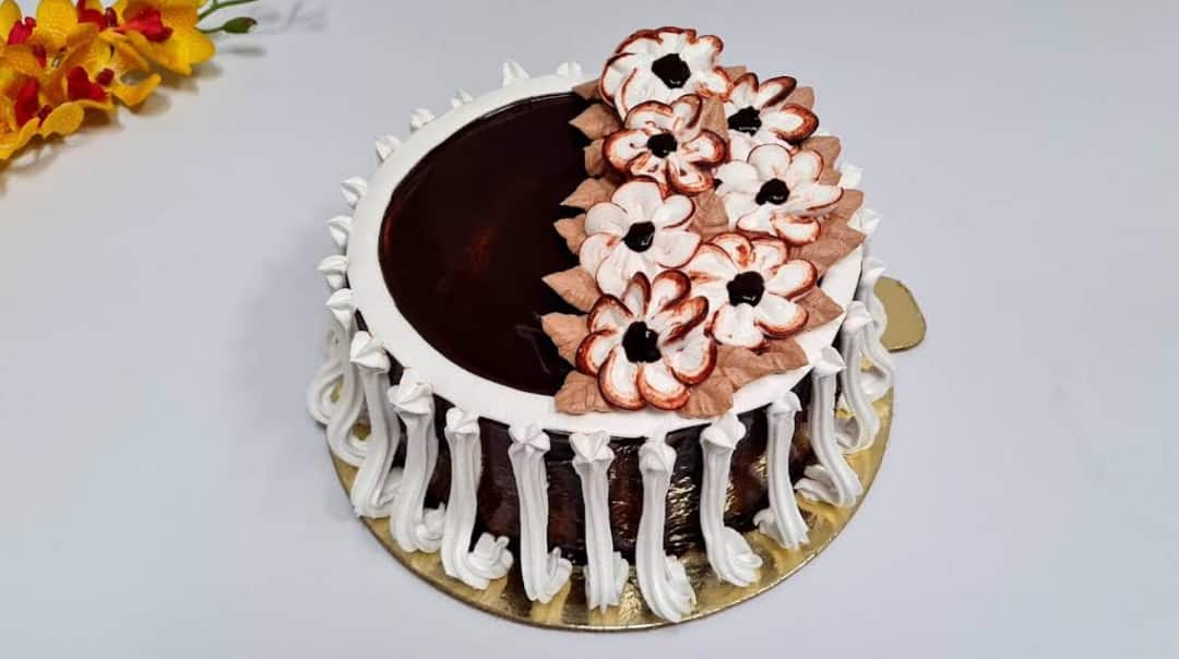 Taste Cakes, Kochi - Order Online