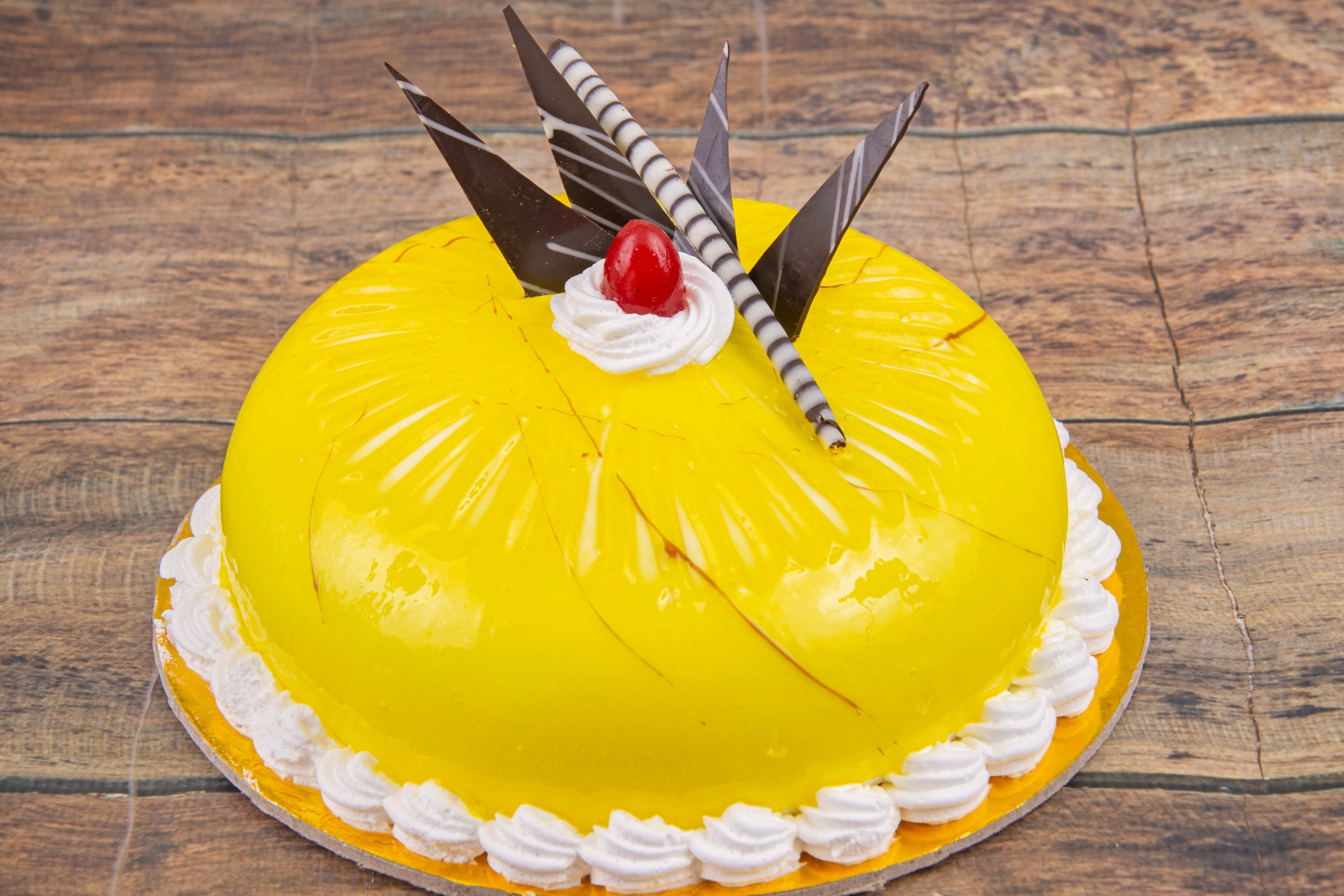 Super Dad Chocolicious Cake, 24x7 Home delivery of Cake in Napier Road,  Kanpur