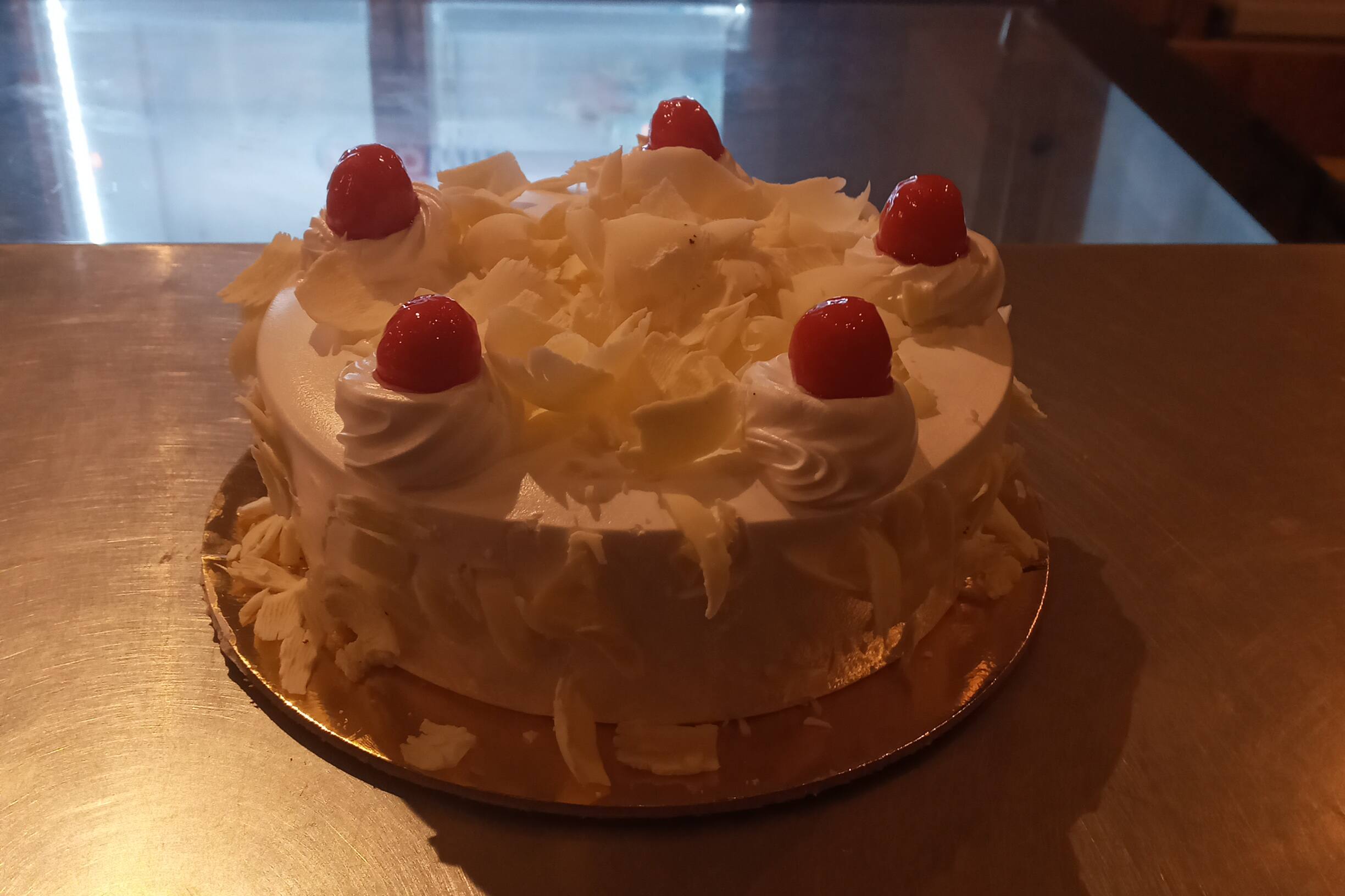 White Forest Cake `