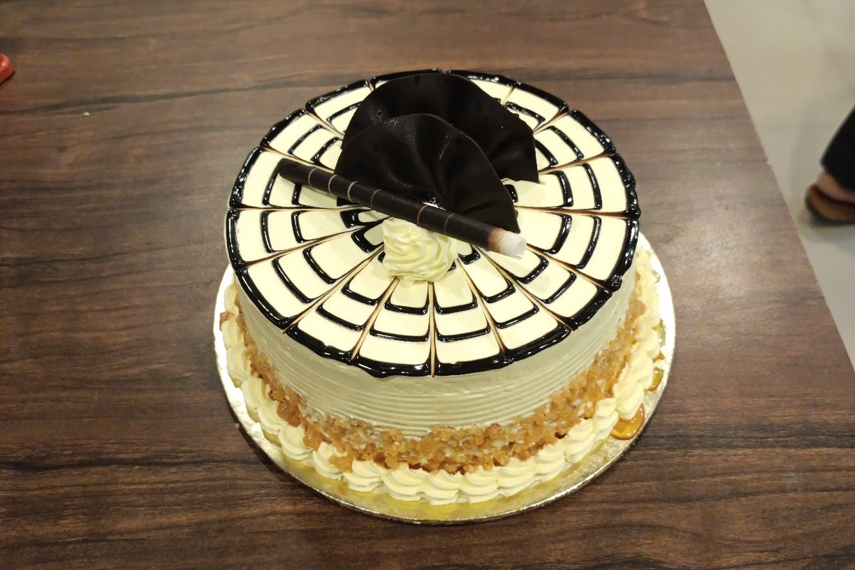 Classic Butterscotch cake | Cake in Kanpur | TogetherV