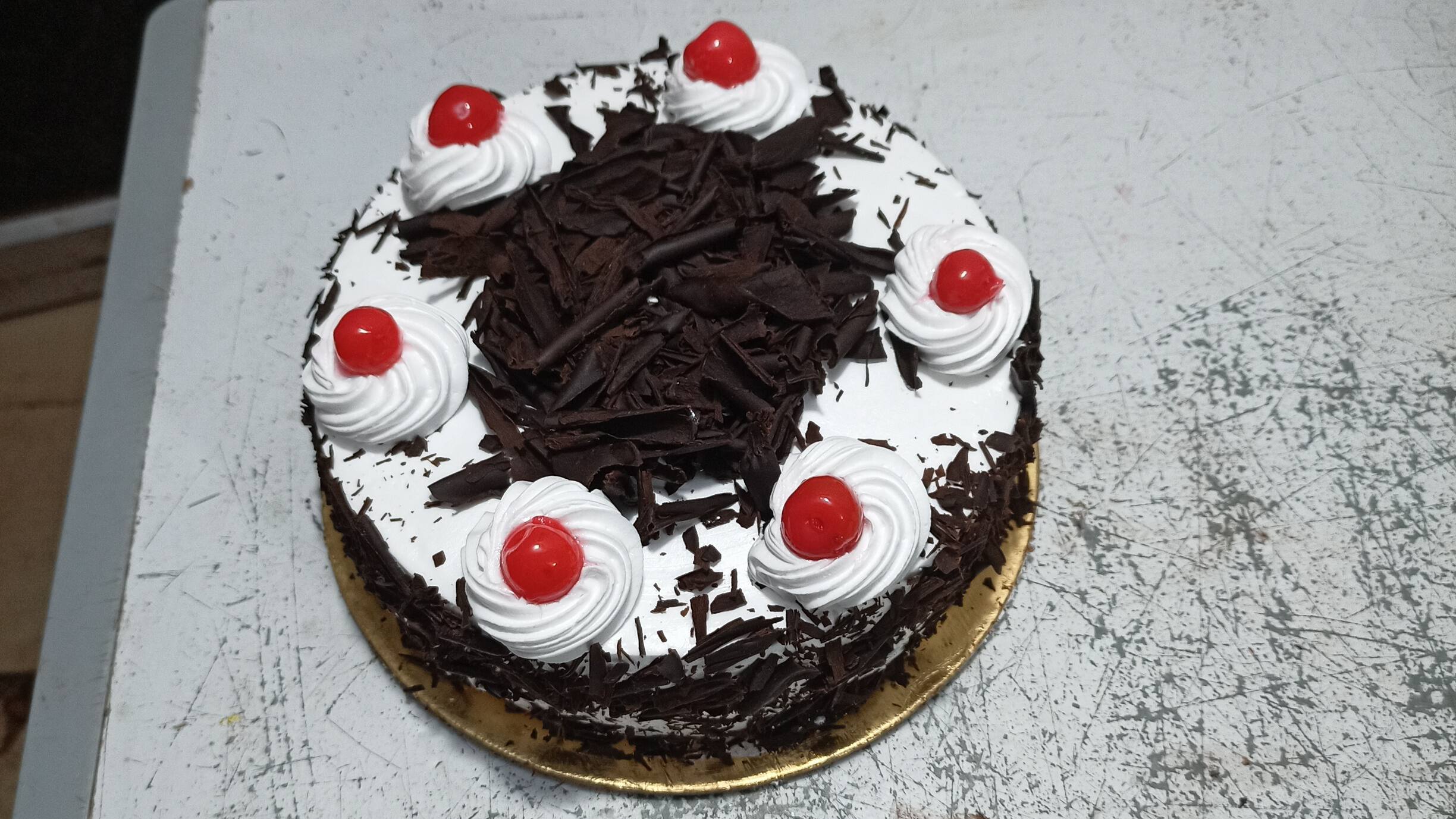 Royal Black Forest Cake [1 Kg]