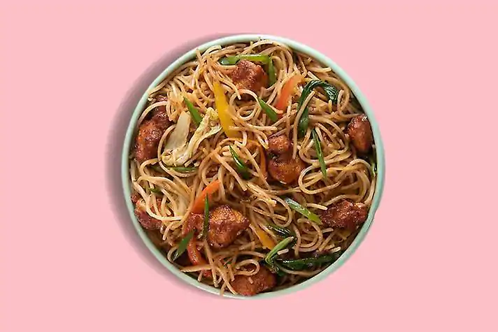 Chunky Chicken Schezwan Noodles