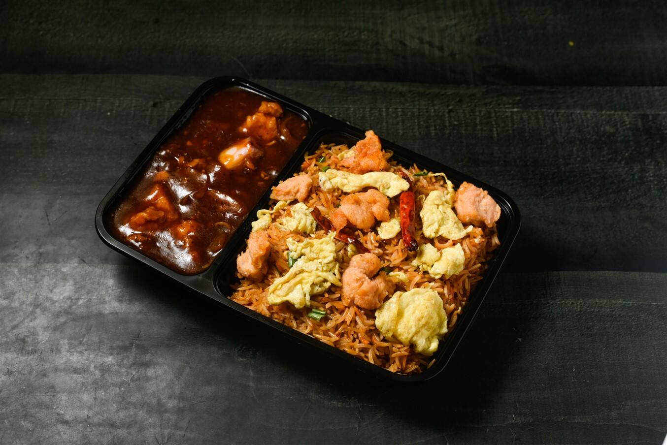 Schezwan Egg Chicken Rice With Boneless Chilli Chicken [3 Pieces]