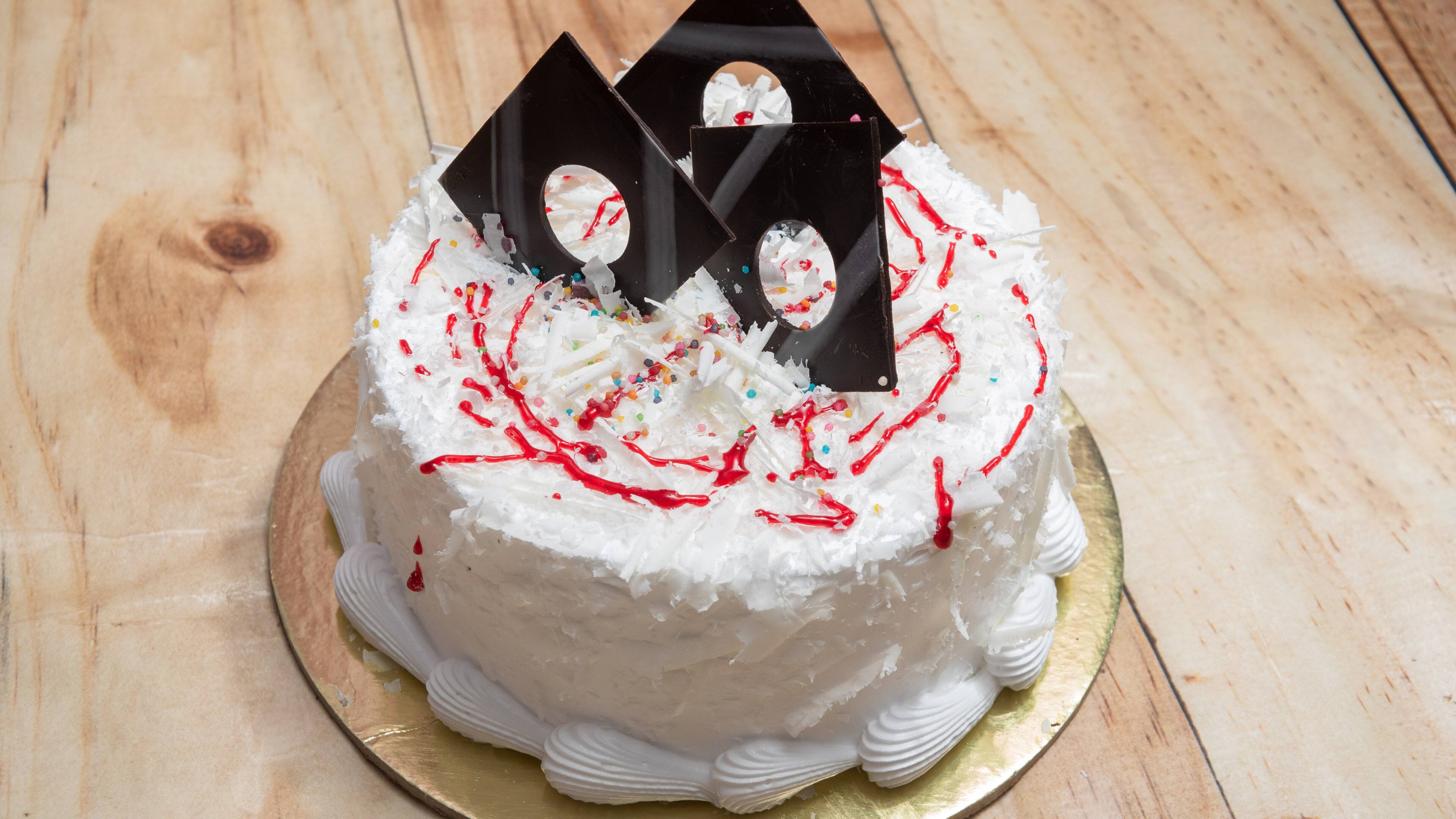 White Forest Cake [500 Grams]