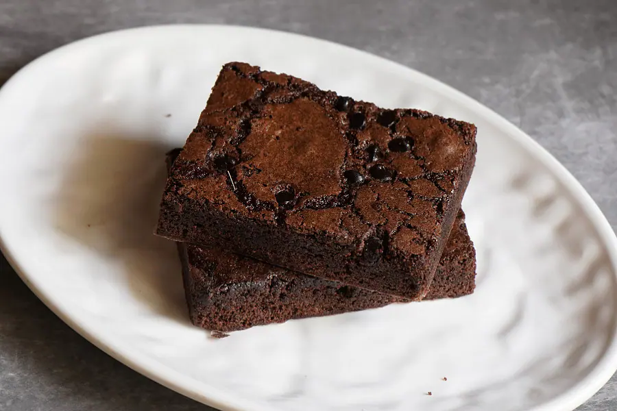 Eggless Choco Chips Brownie [1 Piece]