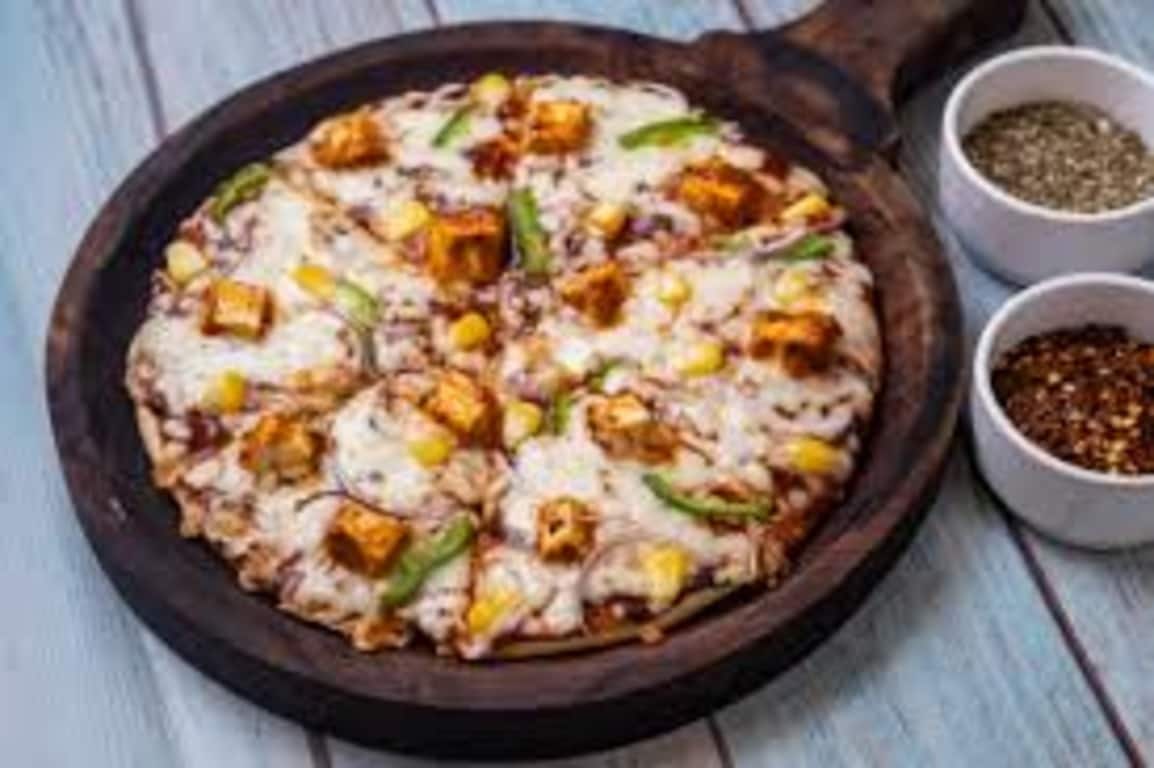 Paneer Makhani Pizza