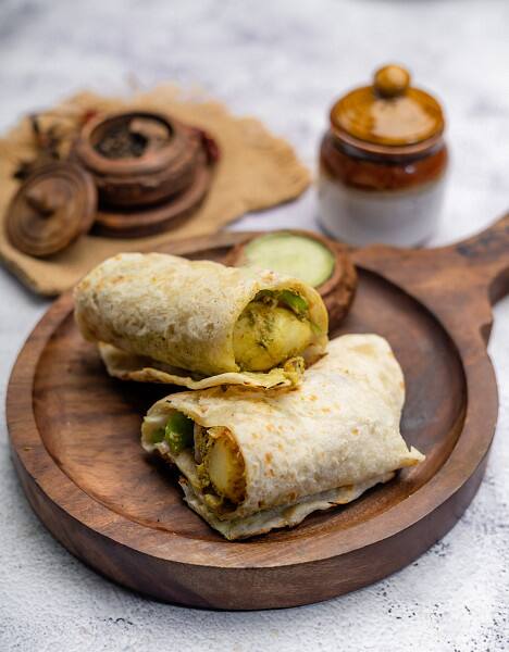 Naan Lasooni Aloo Tikka Roll