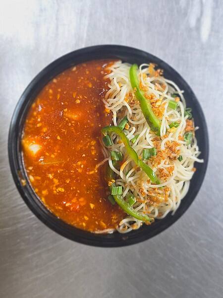 Chicken Burnt Garlic Noodles With Hot Garlic Sauce