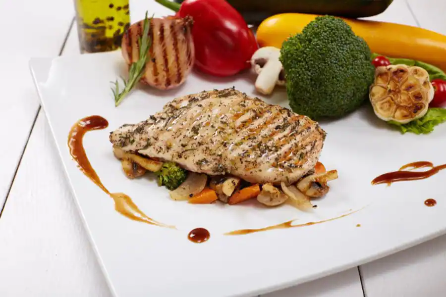Grilled Chicken & Veggie Meal Box