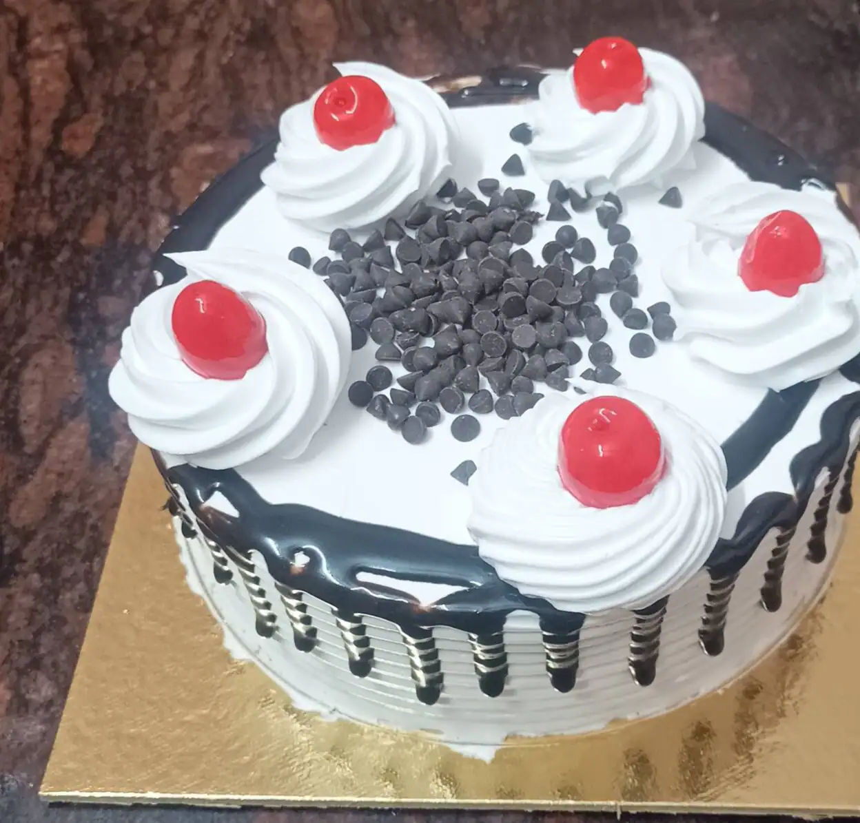 The Brownie Cake Baker