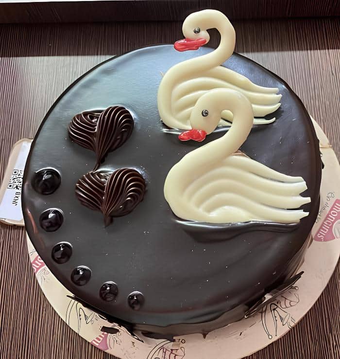 Walnut Brownie cake #birthdaycake... - Monginis Kurla West | Facebook