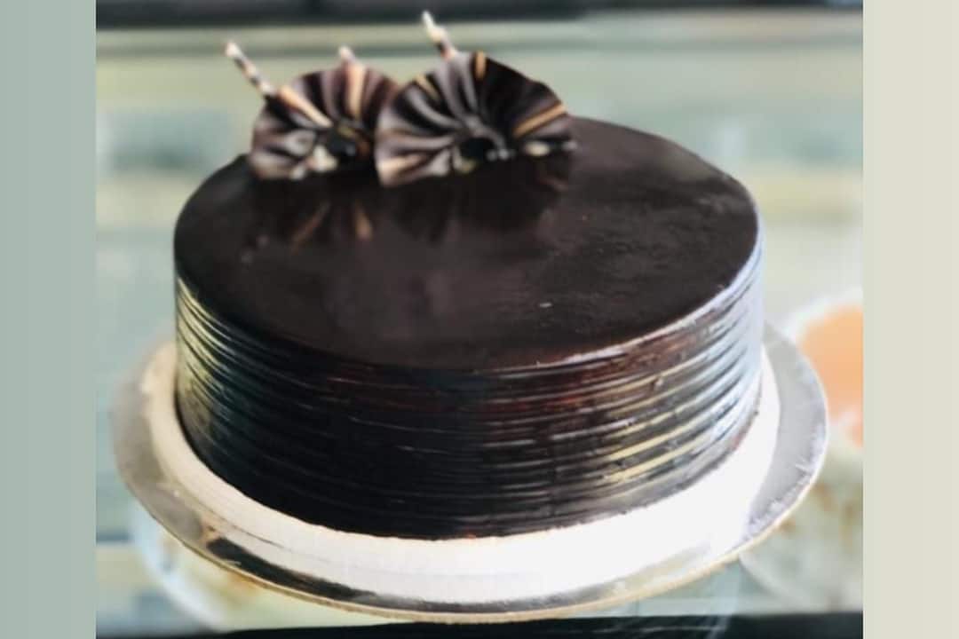 Finch Cafe and Cakes, Kottayam Locality order online - Zomato
