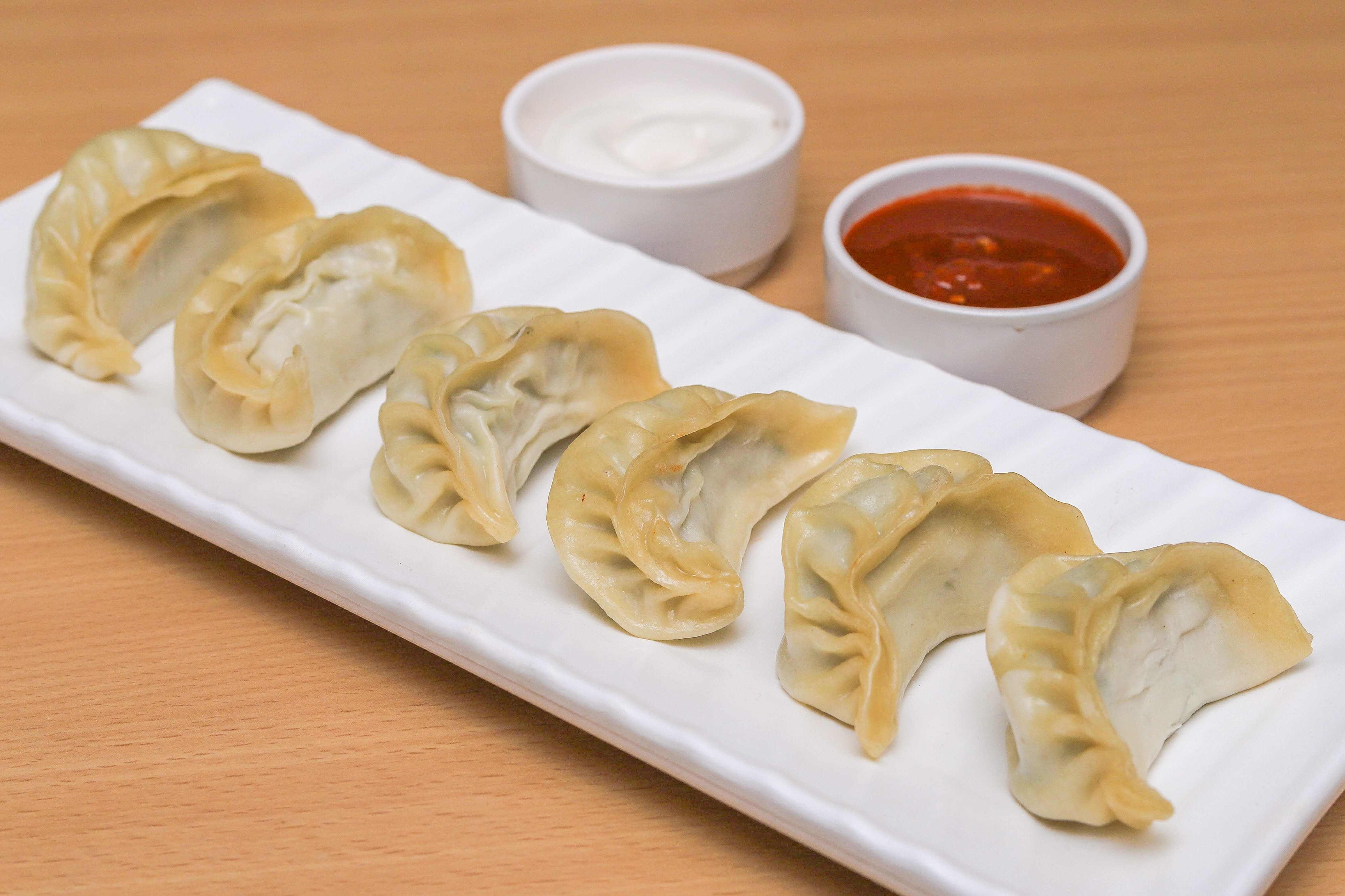 Chicken Steamed Momos [6 Pieces]