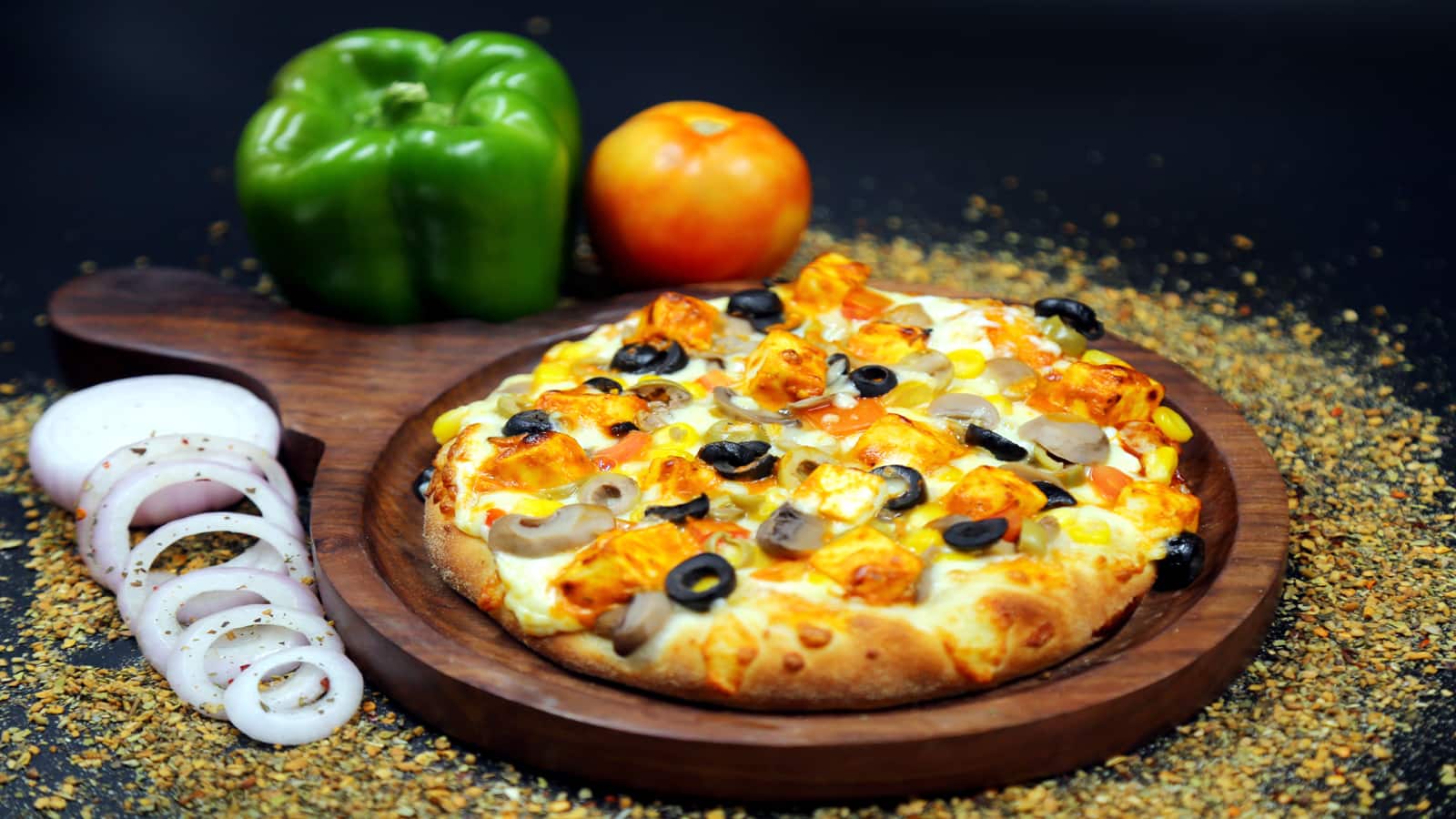 Tandoori Paneer Supreme Pizza